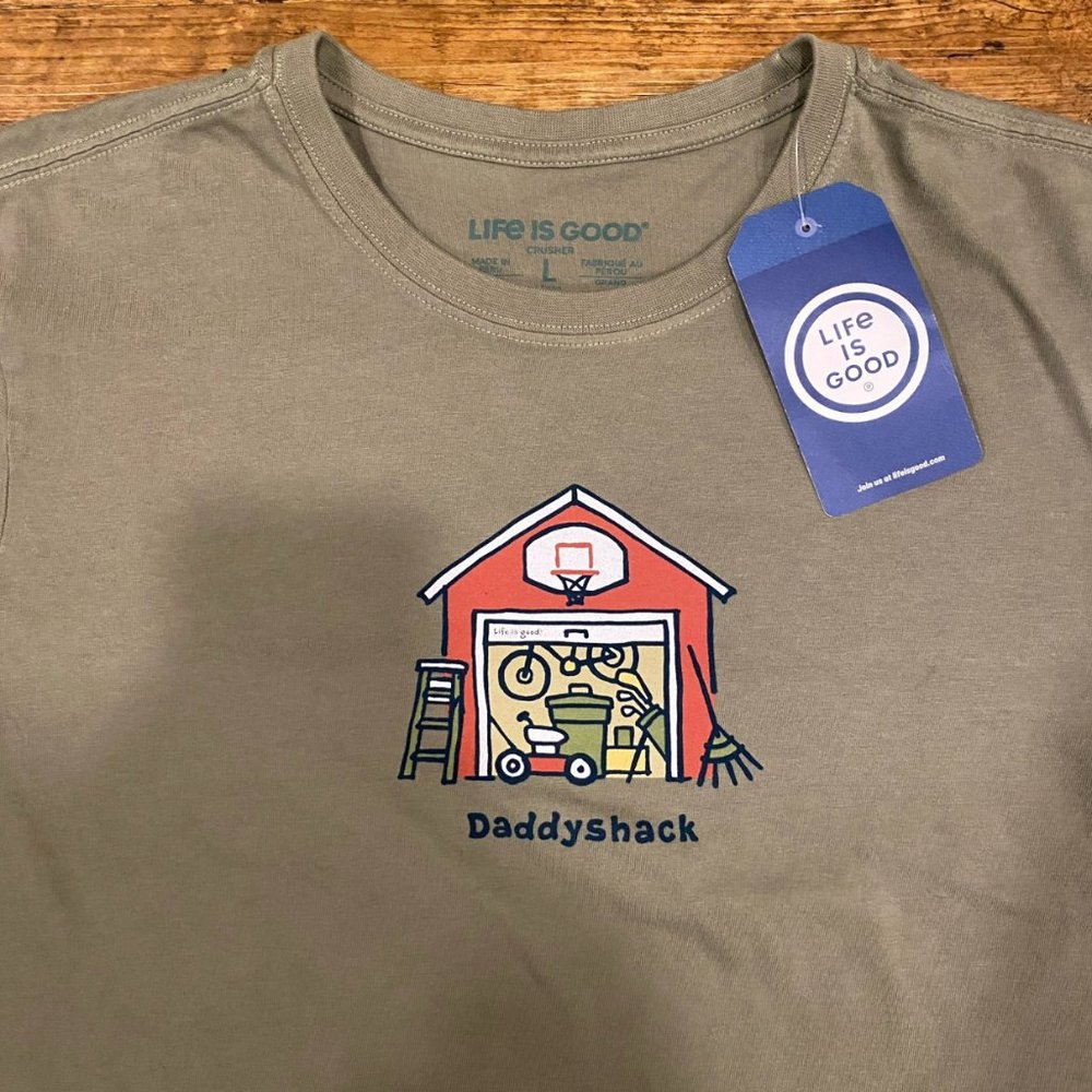 Life is Good Green DaddyShack House Garage Graphic Casual Men's T Shirt Large